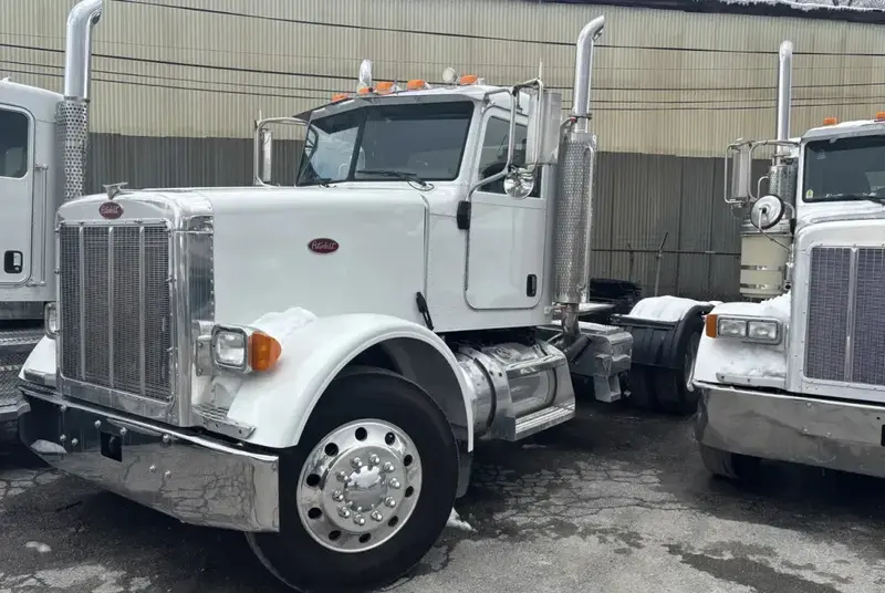 2006 Peterbilt 357 Day Cab | 18-Speed Manual | Engine Cat C-15 (Pre-Emission) | Used 1