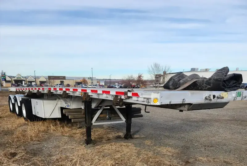 2016 Reitnouer B-Train Flatbed Trailer | Trailer Length 32' & 28' | Overall Width 102" | Deck Height 60" | Used 1