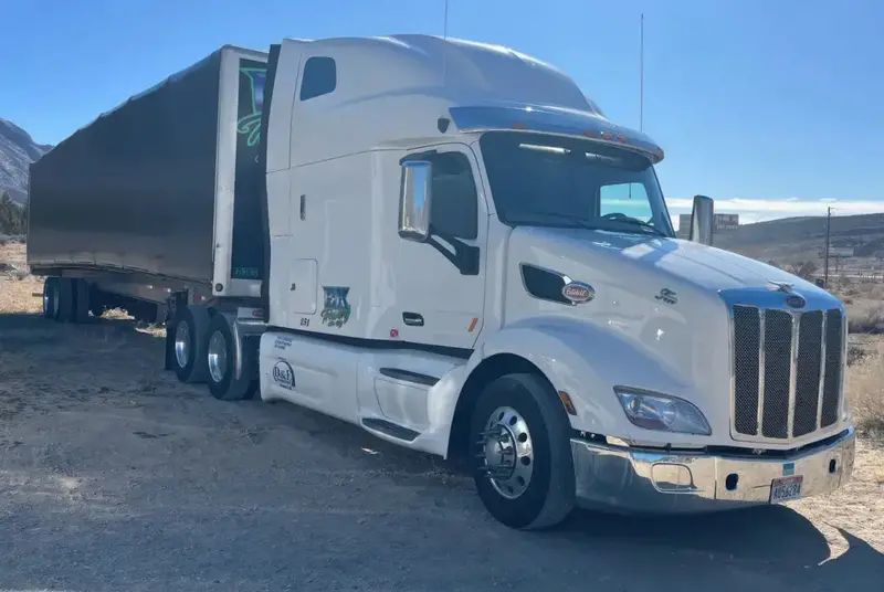2020 Peterbilt Ds 579 Sleeper Truck | 12-Speed Automatic | Mileage499,640 Miles | Engine Horsepower 510 Hp | Used 1