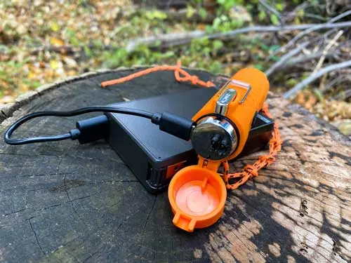 Arb Sol Fire Lite Fuel Free - Lighter W/Tinder Cord Lanyard 1