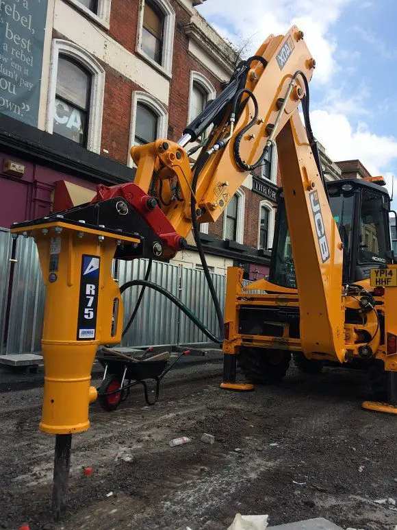 Arrowhead | Rockdrill’S Hydraulic Hammers | Models R75 & R90 | Max Energy 121–123 Db | Machine Size 6.5–13 Tons | For Backhoes 1