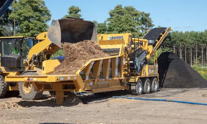Bandit Beast Horizontal Grinder | 2025 Model 3680Xp - Track & Towable | Width 130" & 139" | Fuel Tank 300 & 400 Gallons 1