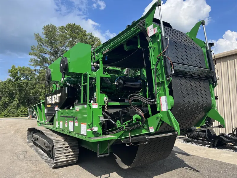 Bandit Horizontal Grinder Beast Recycler | 875 Hp | 2023 Model 3680 Tk 1
