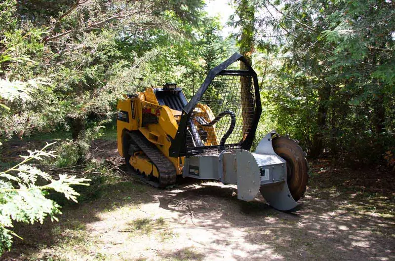 Baumalight Manual Rotation Tree Saw | Model Dsm-230 & Dsm-530 | Blade Diameter 30" | 6 - 30 Gpm | For Mini Skid Steers 1