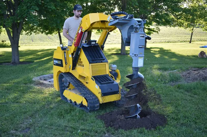 Baumalight Mini Track Loader | Model Trl-620D & Trl-536D | Width 35.5" & 40" | 10.5 Gpm | Kubota D1105 Diesel Engine 2
