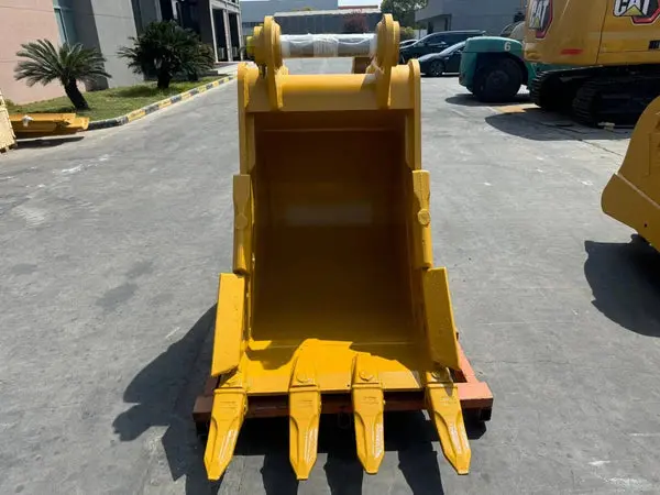 Bedrock Attachments Heavy-Duty Bucket | Model Ebjd230-9036Hd | Width 36" | Capacity 0.91 Cu M | Machine Size 20-30 Tons | For Excavators John Deere 230-300 / Hitachi 230-290 1