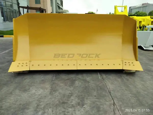 Bedrock Attachments Heavy-Duty Su Blade | Model Bbd6tsu-1 | Width: 139.8In | Weight: 2,670Kg (5,886Lbs) | For Bulldozer 1