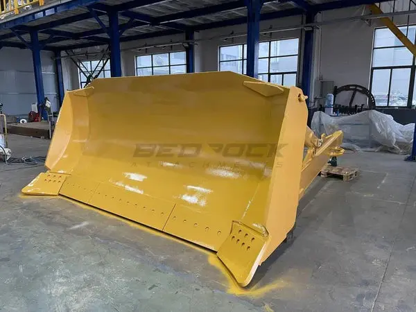 Bedrock Attachments Heavy-Duty Su Blade | Model Bbd8tsu-1 | Width: 159.4" | Weight: 4600 Kg | For Bulldozer 1