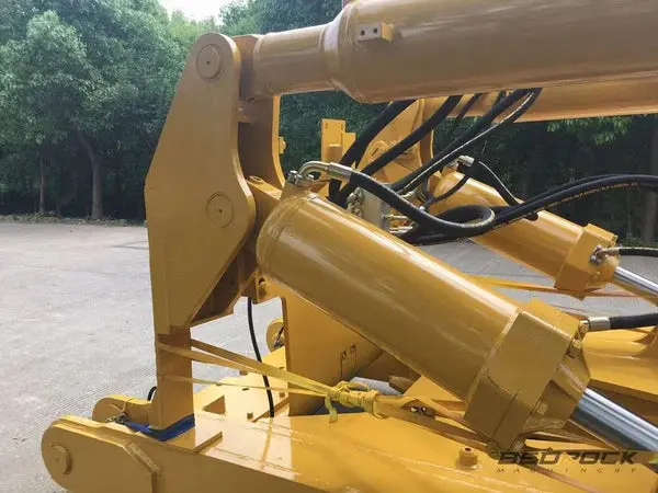 Bedrock Attachments Lift Cylinder Left | Model 1926446B | Weight 246Kg | For Bulldozer 1