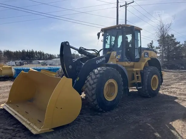Bedrock Attachments Quick Coupler Bucket | Width 108" | Model Wlb938fc-108-2.7 | Capacity 2.7 M³ | For Wheel Loaders 1