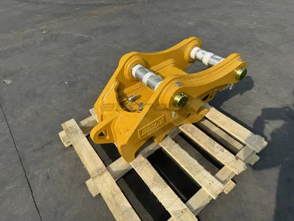 Bedrock Attachments  Quick Coupler | Model Beq-A | Width 16.5" | Pin Size 65Mm | Machine Size 10-15 Tons | For Excavator 1