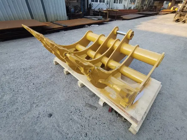 Bedrock Attachments Rake | Model Ek-313 | Width 65" | Pin Size 65Mm | Weight 830Kg | For Excavator 2