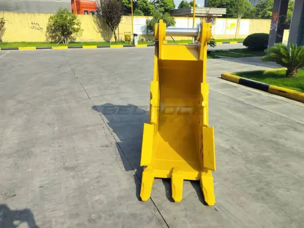 Bedrock Attachments Severe Service Rock Bucket | Width 24" | Capacity 0.46 Cu M | Machine Size 18-24 Tons | For Excavators Cat 320 1
