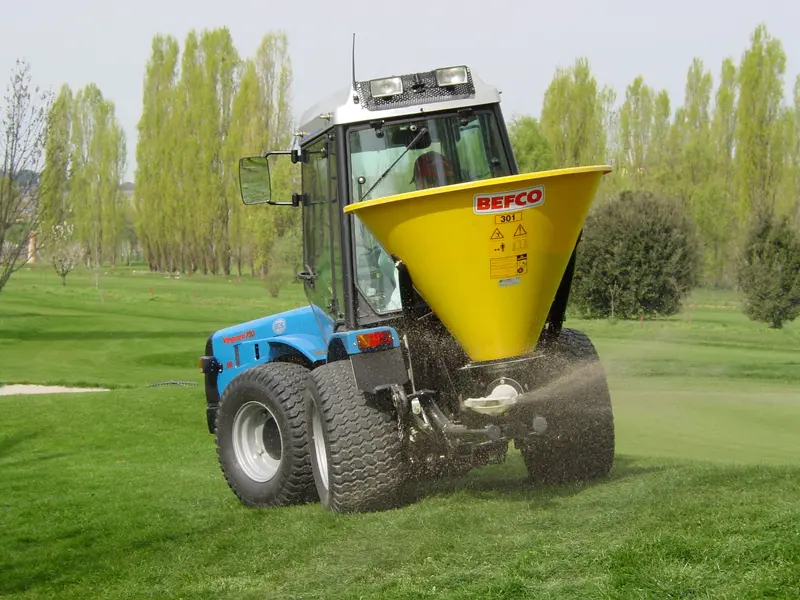 Befco | Turbo-Hop Pendulum Spreader | Model 301 Series | 9–12.8 Cu. Ft. Capacity | 17′–47′ Spread Width | Horsepower 20 To 60 Hp | For Tractors 1
