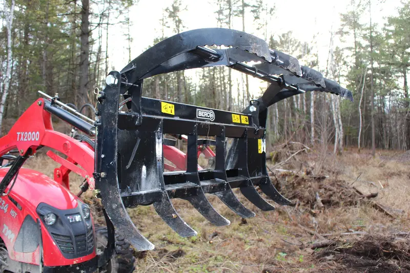 Bercomac Claw Grapple W/ "Skid Steer" Style Attach | Width 56" | 30 Hp | For Tractors 1