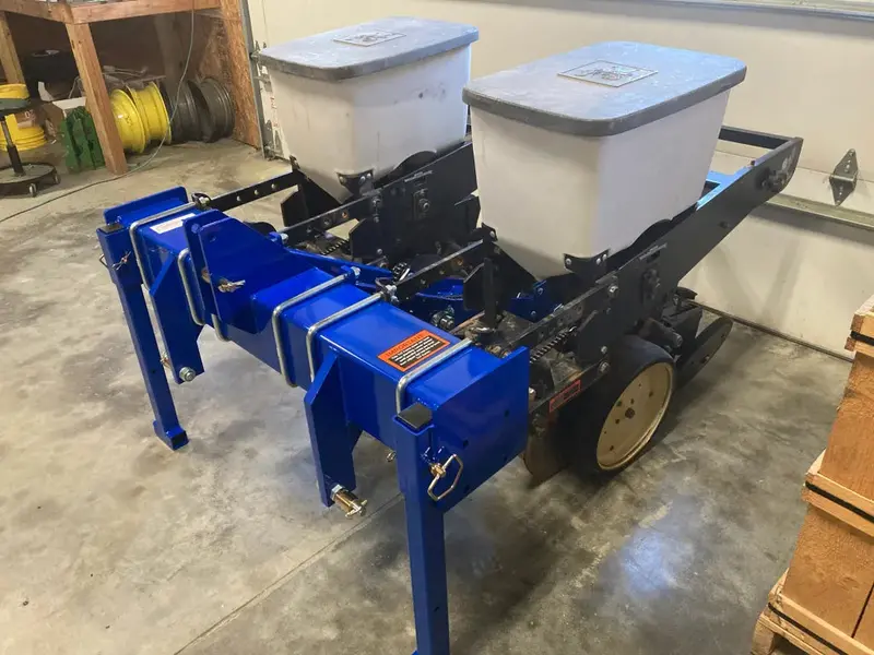 Biggs Planter Kinze 2‑Row Planter | Row Units 2000 | Row Spacing 30" / 36" | 40–60+ Hp | For Tractors 1