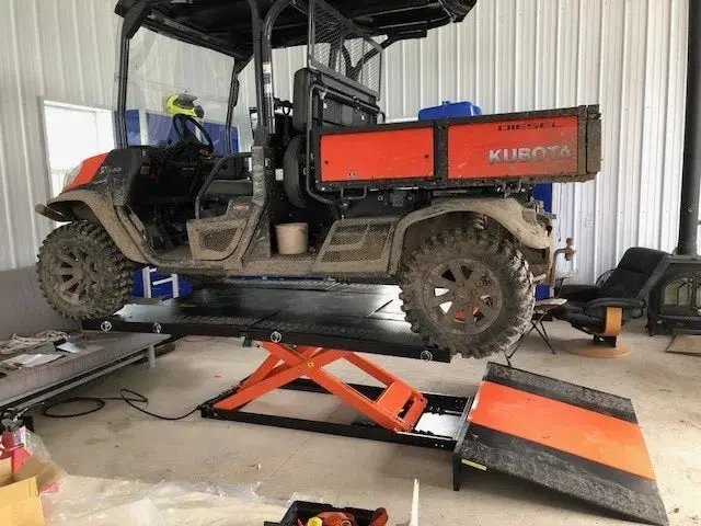 Black Widow Air/Hydraulic Utv & Trike Lift Table Wide | Model Utv-2500-60 Model Utv-2500-64 | Platform Size 64" | Capacity 2,500 Lb | Horsepower Up To 100 Hp | For Utvs, Atvs & Trikes 1