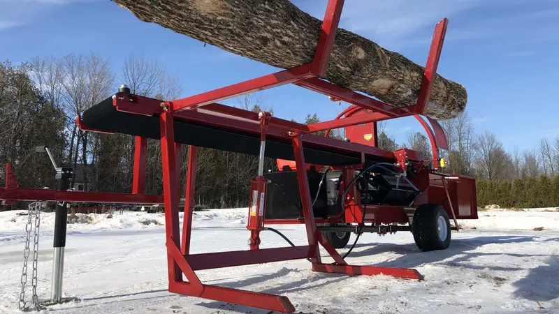 Blacks Creek Firewood Processor | Model 2250 | 17 Gallon Hydraulic Reservoir | 22 Horsepower Honda Engine 1