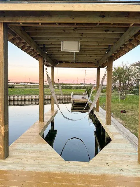 Boat Lift Distributors | 10,000 Lb Classic Sling Lift | Model Bld10000cls2 | 1 Hp Motor | Gear Kit 6500 Lb | Boats Up To 10,000 Lb | For Boathouse Roof Beams 1