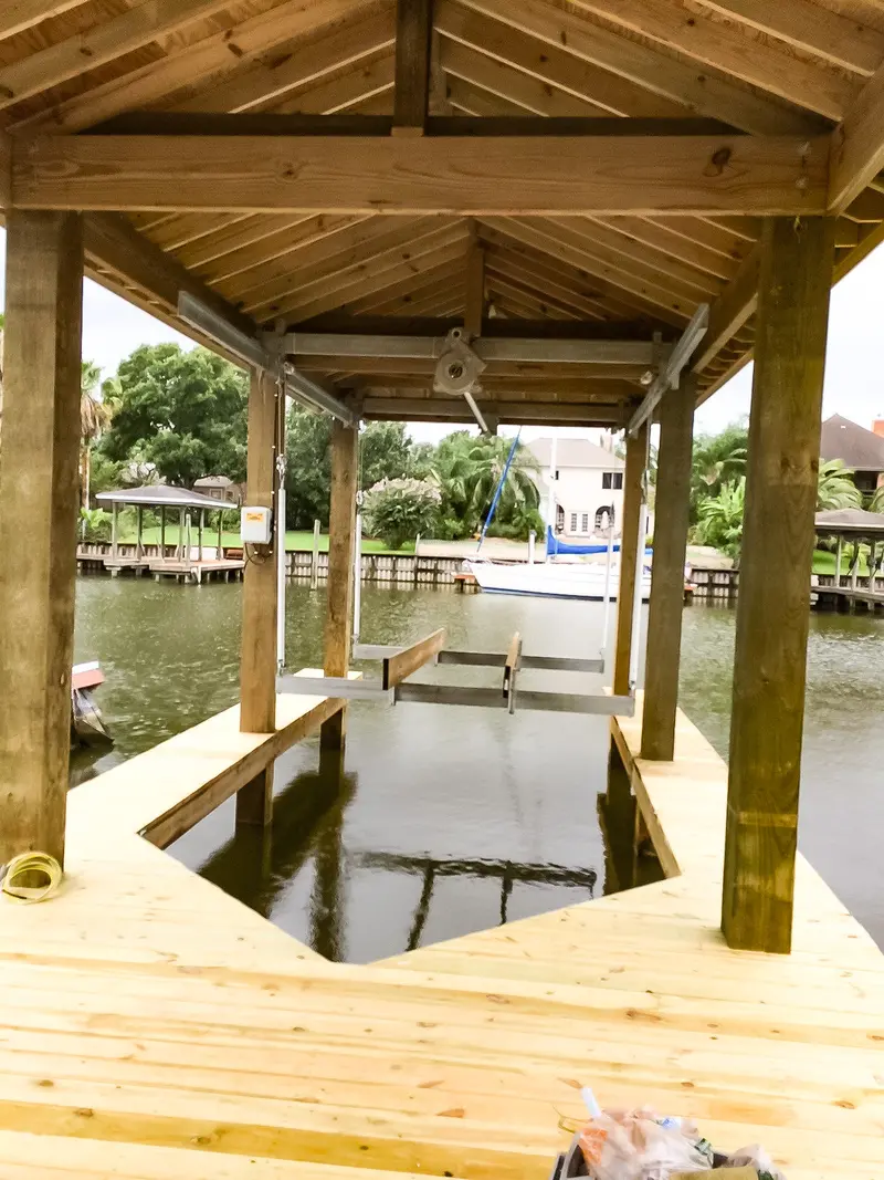 Boat Lift Distributors | 8,000 Lb Classic Cradle Lift | Model Bld8000c1 | Cradle Width 10' | Capacity 8,000 Lbs | Motor Power 1 Hp | For Boathouse & Saltwater Use 1