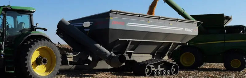 Demco Dual Auger Grain Cart | Model 1100 | Box Length 25'2" | Total Weight 22,540 Lbs | Horsepower 250 Hp | For Tractors 1