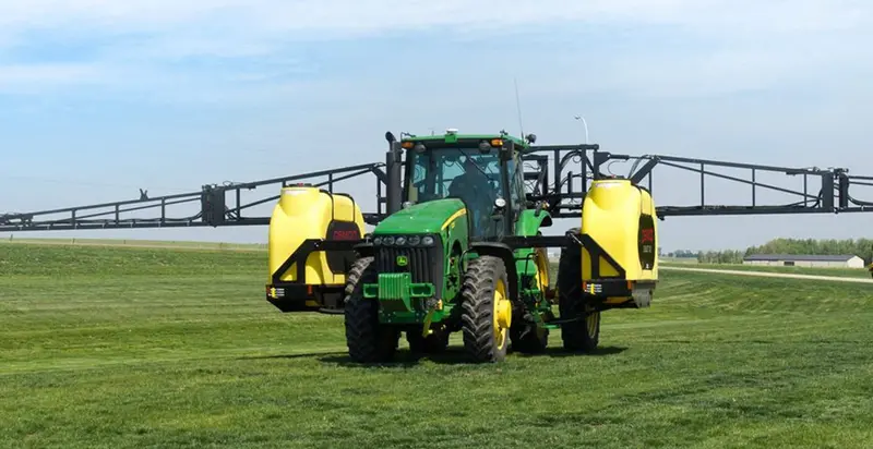 Demco | Sidequest Field Sprayers | Model 1200 Gallon (2×600) | Hydraulic Front Fold Boom 80' To 90' | Horsepower 180 To 250 Hp | For Tractor 1