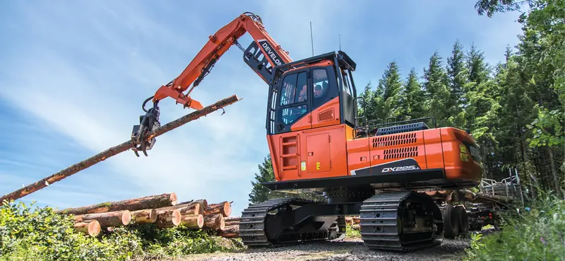 Develon | Log Loader | Model Dx225ll-7 | Reach 35' 5" | Loading Height 29' 3" | 162.8 Hp | 34.4 Tons | For Forestry & Logging 1