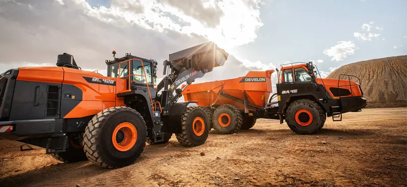 Develon | Wheel Loader | Model Dl420-7 | Width 10' 8.7" | Horsepower 344.6 Hp | For Construction, Quarry, Mining & Heavy Material Handling 1