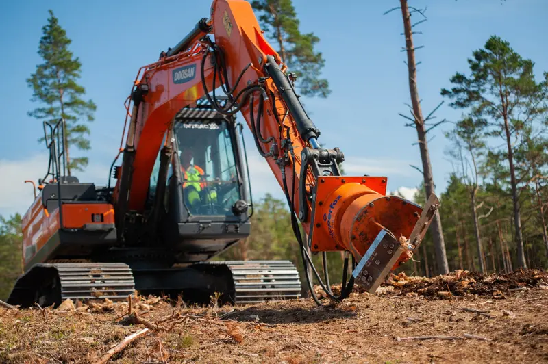 Dipperfox Stump Crushers | Stump Grinder Planner | Model Sc-850 | Cutting Diameter 33.5" | Machine Size 14-30 Tons | For Excavators 1