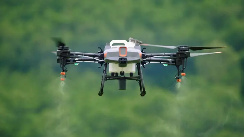 Dji Agras T10 Sprayer Drone 1