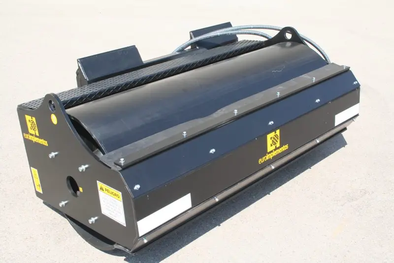 Ei Attachments Vibratory Roller Smooth | Width 60" & 68" Working Width | Hydraulic Flow 10-18.5 Gpm | For Skid Steer 1