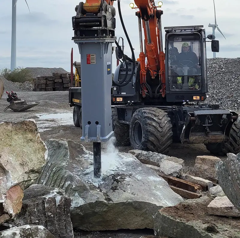 Epiroc Hydraulic Hammers | Model Ec Series | Tool Diameters 3.94"–5.9" | Machine Size 13.25 To 44.1 Ton | For Excavators 1