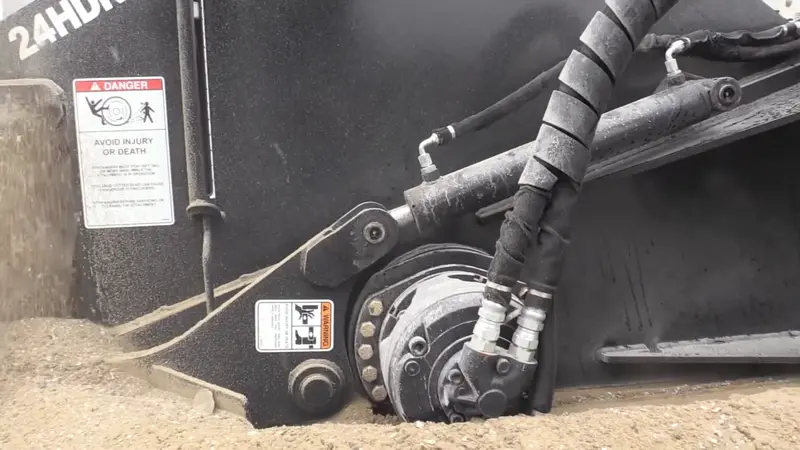 Erskine Heavy Duty Rock Saw | Model Hdrs-18 & Hdrs-24 | Overall Width 66.5" | 25-45 Gpm | For Skid Steers 8