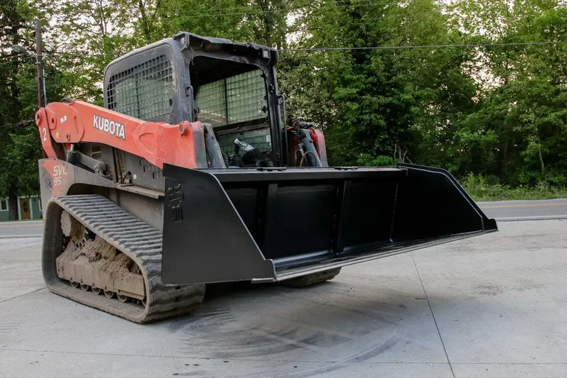 Express Steel 7.5' Snow/Mulch Bucket | Width 90" | 25 Gpm | For Skid Steers 1