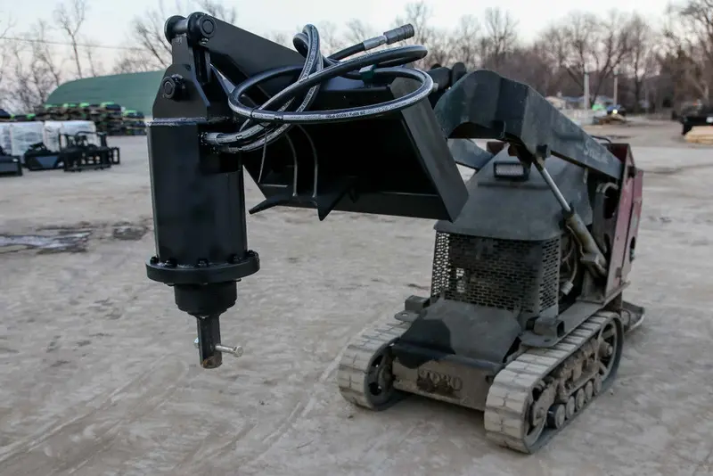 Express Steel Toro/Dingo Auger Head | Drilling Capacity 48" Diameter | 9-28 Gpm | For Loaders 1