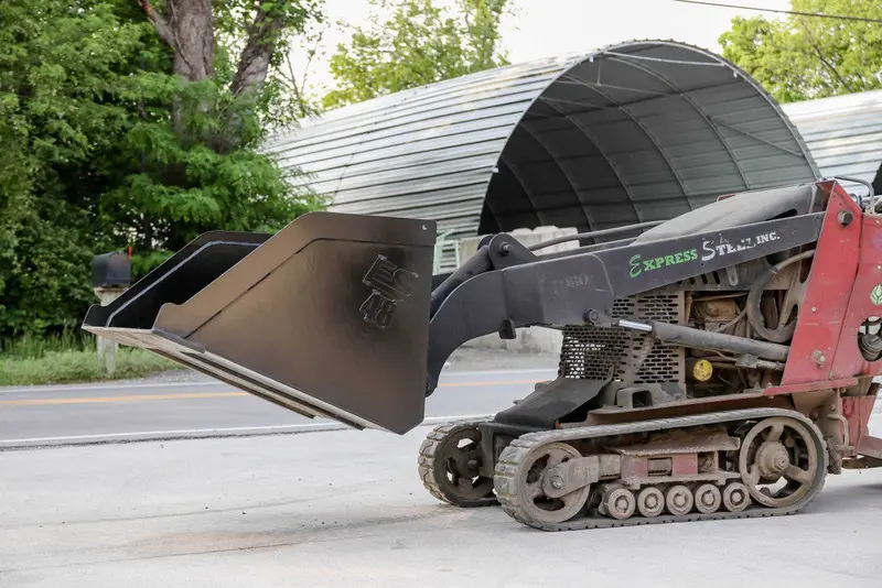 Express Steel Toro Dingo Snow/Mulch Bucket | Width 48" | 10-20 Gpm | For Mini Skid Steers 1