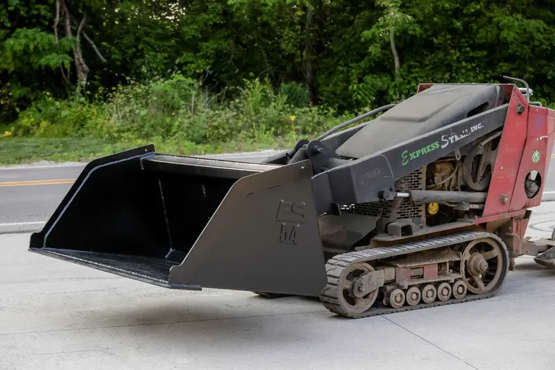 Express Steel Toro Dingo Snow/Mulch Bucket | Width 54" | 10-20 Gpm | For Mini Skid Steers & Track Loaders 1