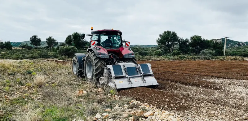 Fae | Rsm Stone Crusher | Model 200 To 225 | Width 81.9" To 91.3" | Crushes Stone Up To 20 Inches, 16 Inches Deep | Horsepower 200 To 360 Hp | For Tractors 1