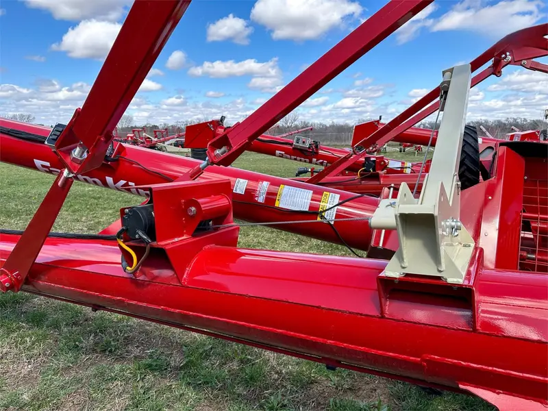 Farm King Back-Saver Grain Auger | Model 13114 | Size 13" X 114' | Pto Horsepower 165 Hp | For Tractors 1