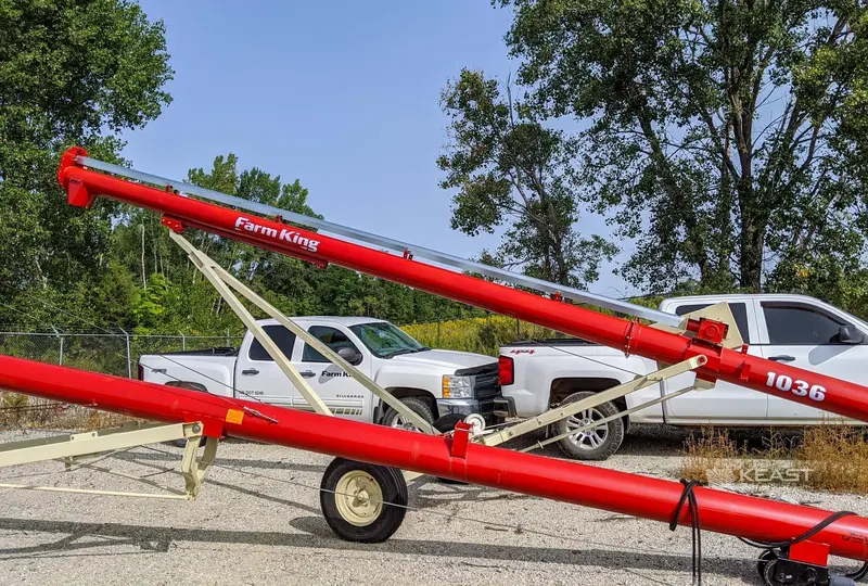 Farm King Conventional Auger | Model 1036 | Tube Length 36' | Wheel Track 6' 6" | Electric Horsepower 17 Hp | For Tractors 1