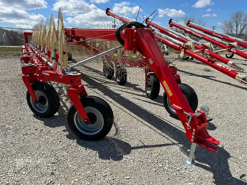 Farm King Easy Rakes Superstar | Ers-18 Model | Working Width 35' | Weight 7,198 Lbs | Horsepower Minimum 50 Hp | For Tractors 1