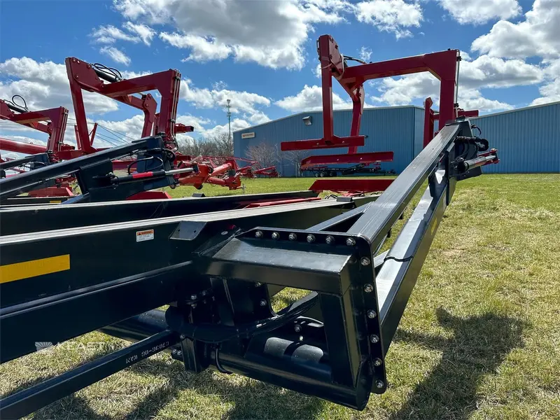 Farm King Square Bale Carrier | Model 4480-Xd | Width 13’ 10”  | Hydraulic Pressure 3000 Psi | Horsepower 100 Hp | For Tractors 1