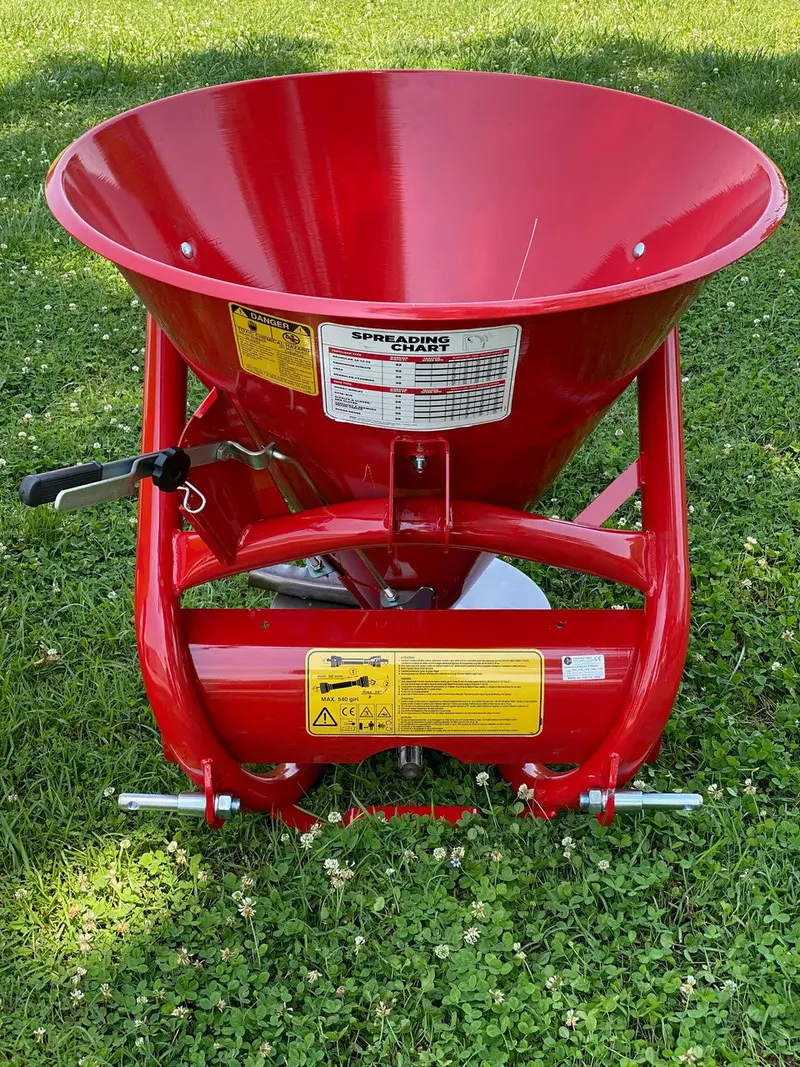 Farm-Maxx Metal Hopper Spin Spreader | Sp Series | Spreading Width 21'-60' | 15-35 Hp | For Tractors 1