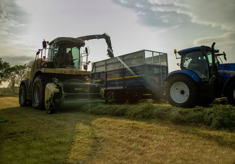 Fleming 14-Ton Monocoque Tipping Trailer | Model Tr14 | Width 95" | 25-60 Gpm | 40-60 Hp | For Tractors & Loaders 1