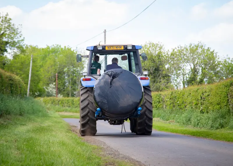 Fleming Standard Single Bale Tipper | 4' Diameter Bales | 80 Hp | For Tractors 1