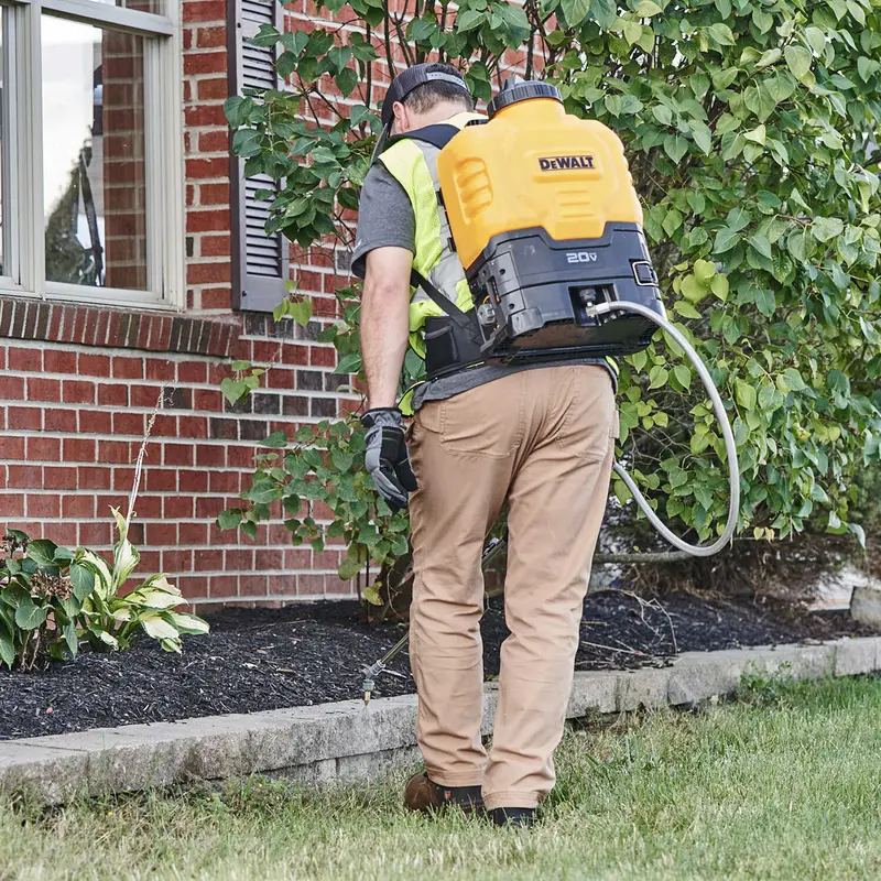 Forestry Supplies Dewalt® 20V Cordless Backpack Sprayer 4-Gallon Capacity 1