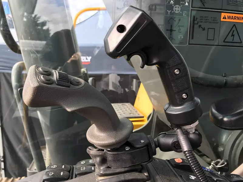 Gilbert Control & Assistance System | Semi-Automatic Driving System | For Excavators 1