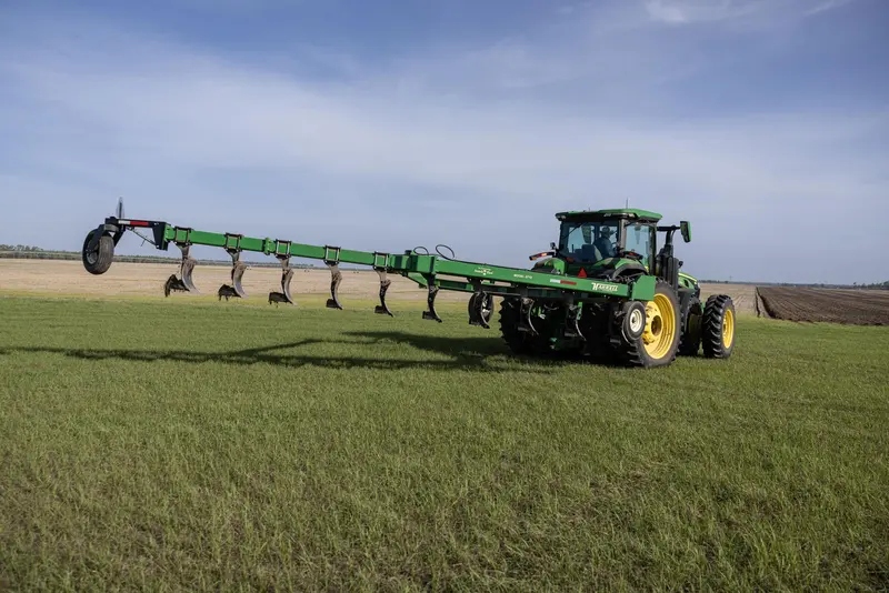 Harrell Ag | On-Land Switch Plow 6710 Hd | 10-Bottom | Working Width 17 Feet Per Pass | Horsepower 325 To 600+ Hp | For Tractors 1