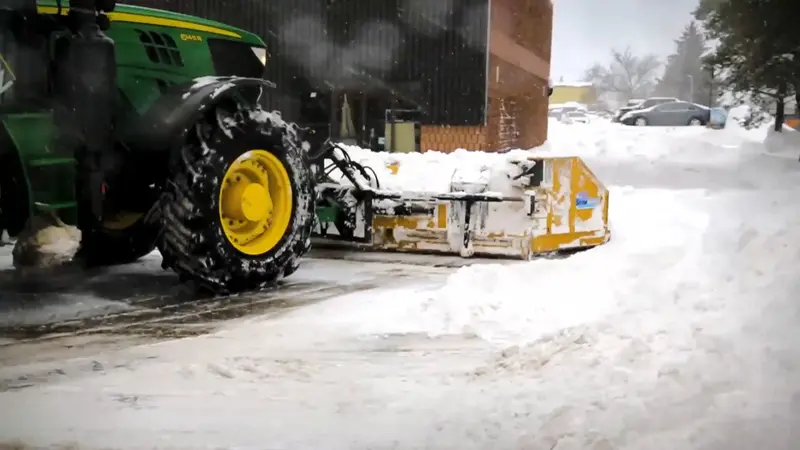 Hla Attachments | 3500 Series Edge Flex Snow Pusher | Models Sp3530wef Series | Widths 6 To 10 Feet | Horsepower 30-80 Hp | For Tractor 1
