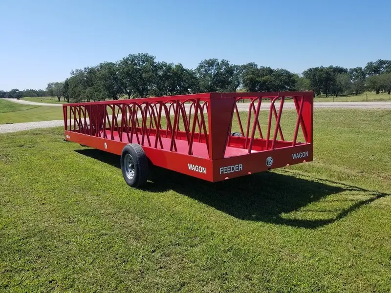 Industrias America Feeder Wagon | Model 82R | Length 24' | Capacity 30+ Cows | Pull Type 1